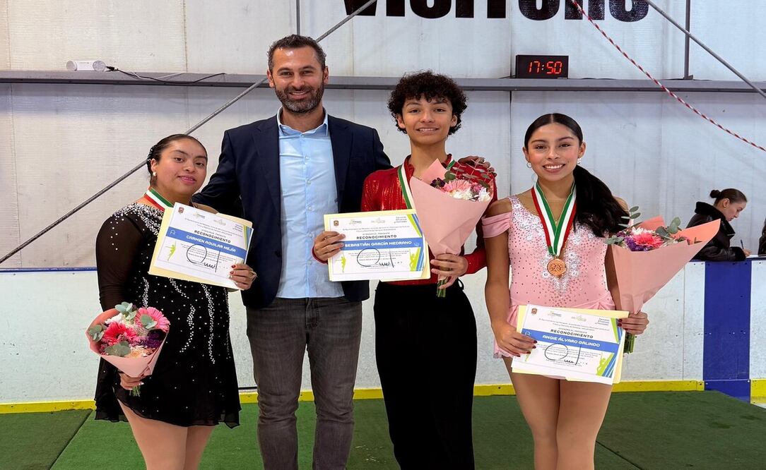 El Coordinador del IMCUFIDE de Metepec realizó la entrega de reconocimientos para los jóvenes atletas / Foto Especial
