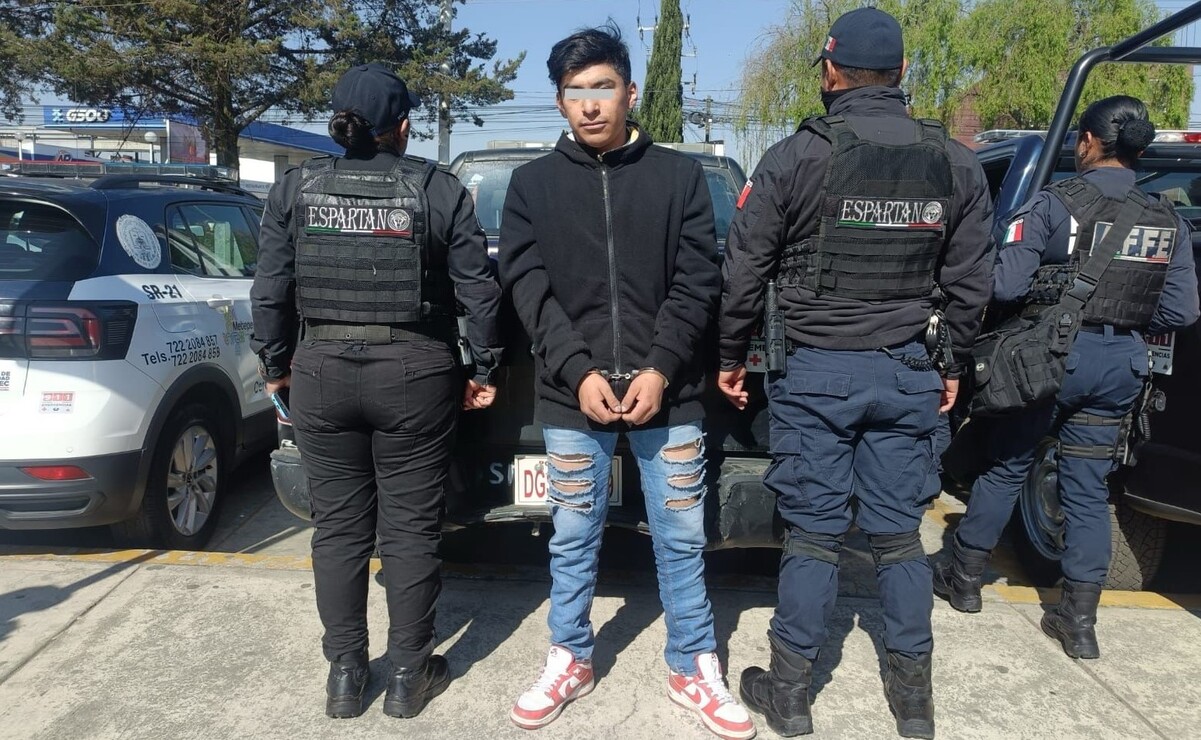 Cuatro personas fueron detenidas por diferentes delitos durante un operativo para aumentar la seguridad en Toluca. Foto: Especial