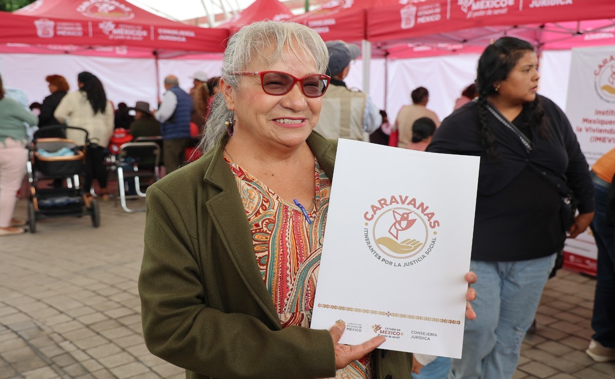 Con un costo de 120 mil pesos diarios, las Caravanas por la Justicia Social llevaron servicios y trámites a 106 municipios del Estado de México. Foto: Especial