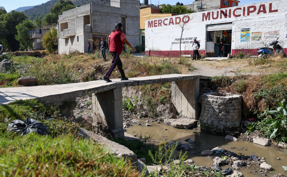 Puente en Tierra Blanca, Ecatepec, representa un peligro inminente para cientos de vecinos. Foto: Luis Camacho