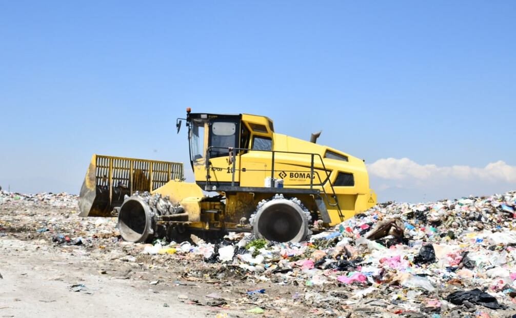 Adolfo Cerqueda, alcalde de Nezahualcóyotl, informó sobre el relanzamiento del programa de separación de basura y la instalación de una planta procesadora de residuos. Foto especial