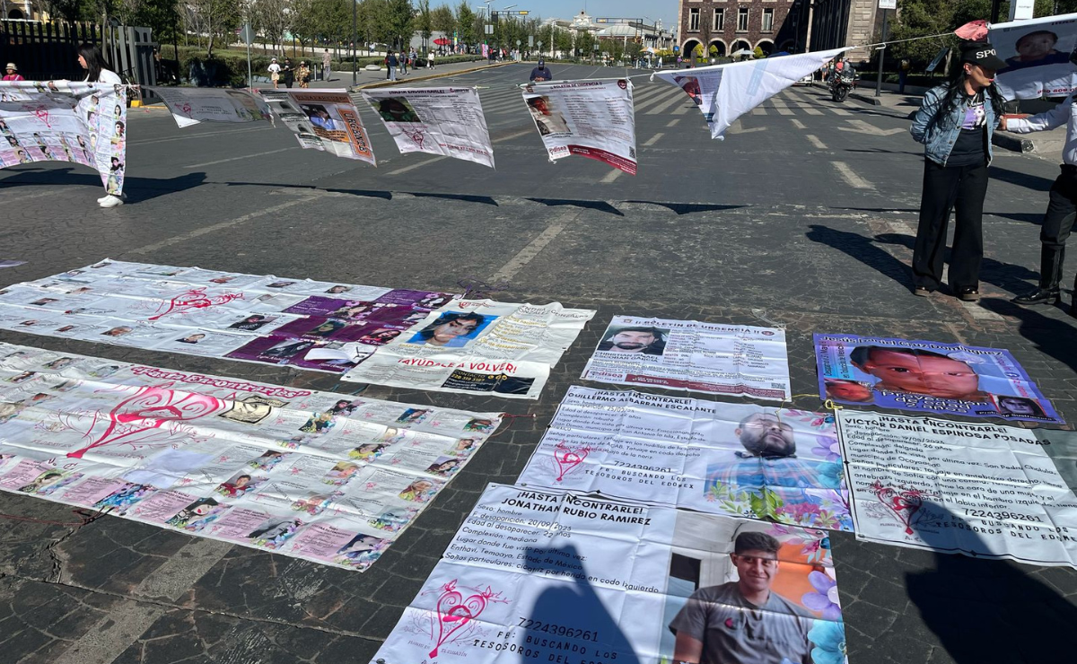 El grito de la justicia resuena en Toluca: 'Flores con el Corazón' cierra Lerdo en protesta por los campos de exterminio. Foto: Karen Aldama