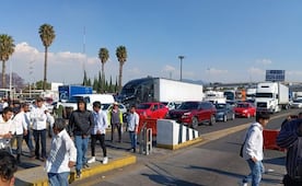 Policías de Tepotzotlán arrestan a oficiales de Teoloyucan y desatan bloqueo en la México-Querétaro