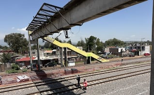 Vecinos de Teoloyucan frenan obras del Tren México-Querétaro: Exigen garantías antes de tirar puente