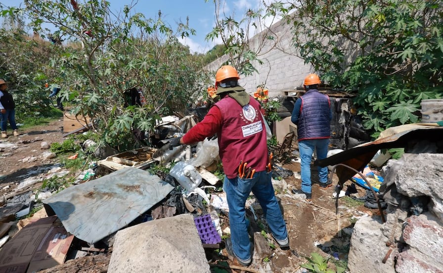 Desmantelan asentamientos irregulares en barranca de Chimalhuacán por alto riesgo de deslaves