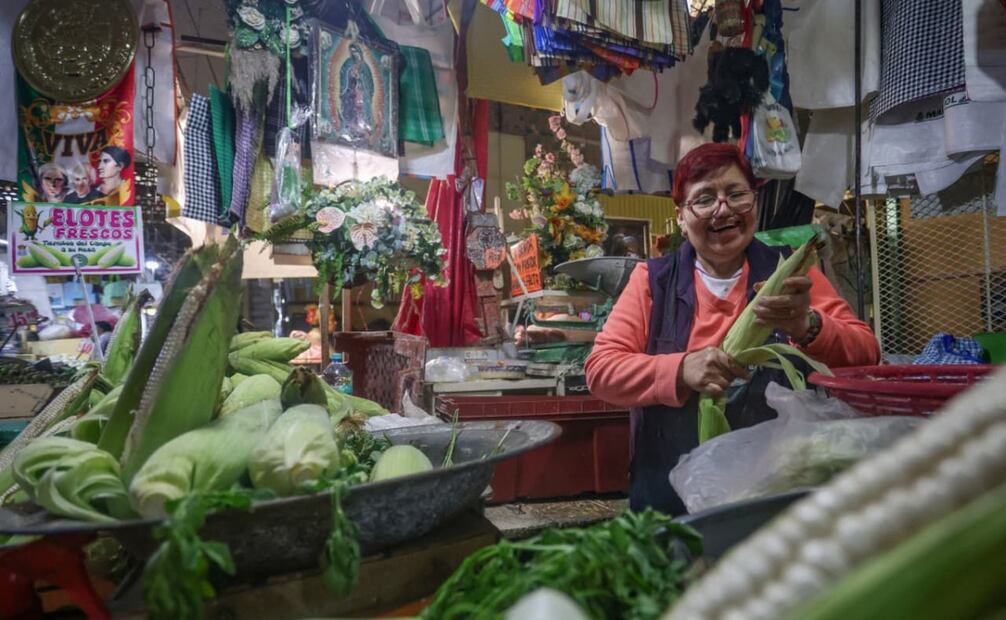 Locatarios manifiestan desconfianza hacia la policía municipal y optan por solicitar apoyo confidencial a la Guardia Nacional. Foto Emilio Fernández / El Universal