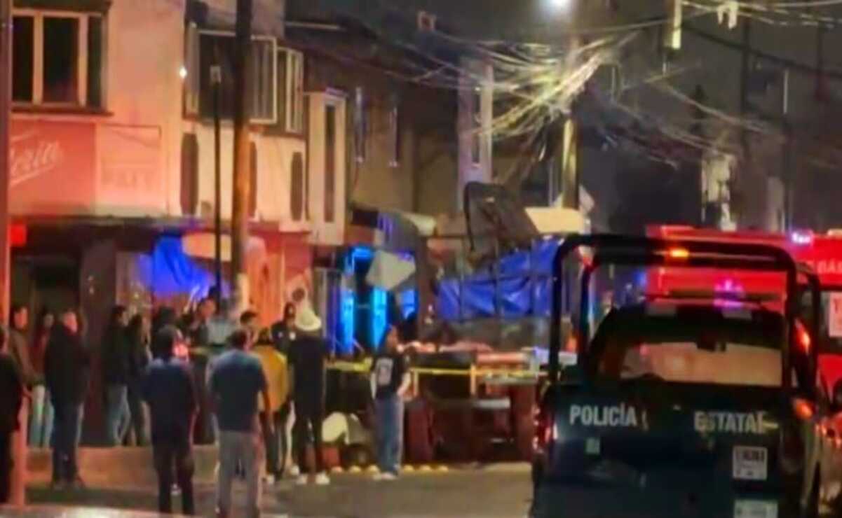 Elementos de la Pública municipal y de la Secretaría de Seguridad estatal se encargaron de acordonar la zona para realizar las diligencias de ley. Foto: Especial