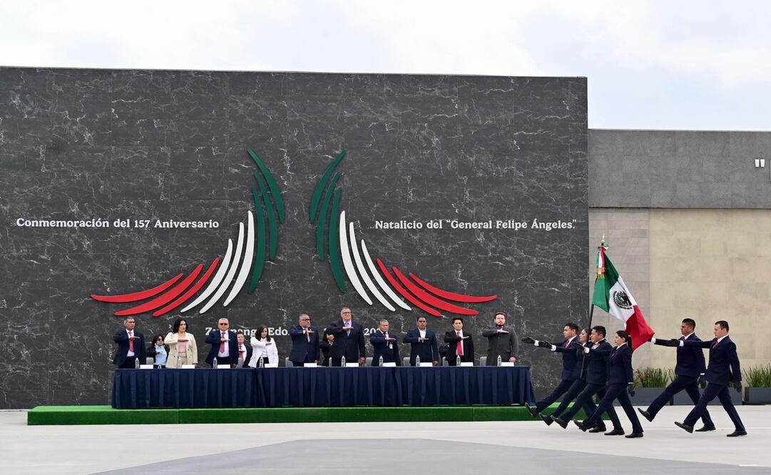 Como parte del evento, se entregó un reconocimiento a Guillermo Ángeles Arredondo, sobrino bisnieto del general homenajeado / Foto: Especial