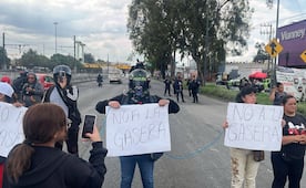 Vecinos de Neza bloquean a la altura de Metro Canal de San Juan por construcción de gasera