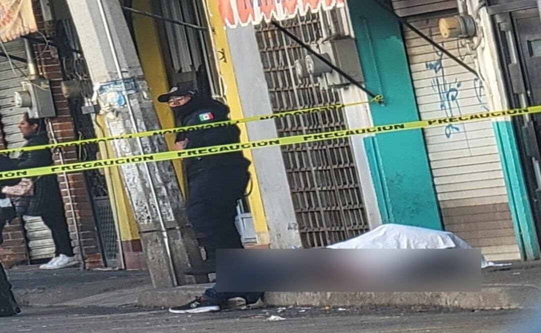 Un hombre fue localizado sin vida boca abajo sobre la vía pública en Tenancingo. Foto: Especial