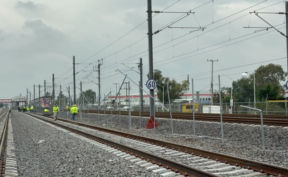 El servicio del Tren Felipe Ángeles opera con normalidad tras los daños ocasionados por un tren de carga a la malla de protección. Foto Arturo Contreras / El Universal
