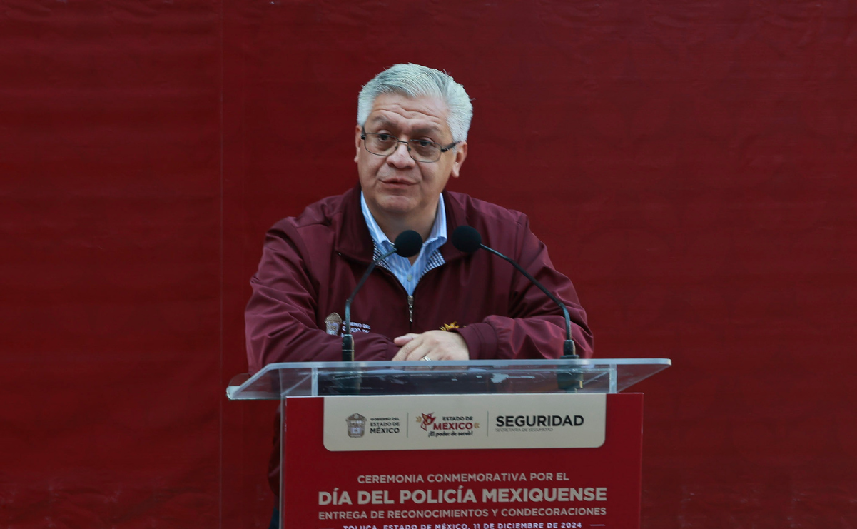 El secretario de Seguridad del Estado de México, Cristóbal Castañeda Camarillo, encabezó la ceremonia conmemorativa del Día del Policía Mexiquense / Foto: Alejandro Vargas
