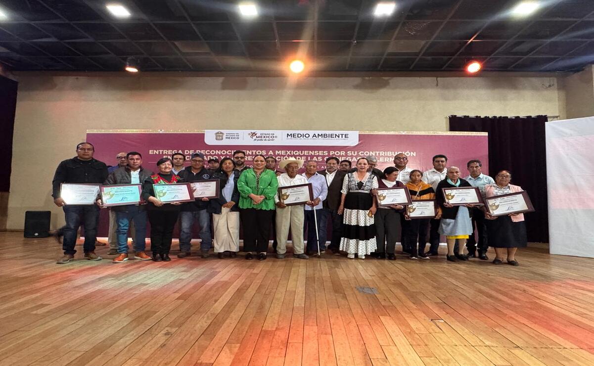 El Gobierno del Estado de México otorgó un reconocimiento a 40 personas, organizaciones civiles y autoridades ejidales / Foto Especial