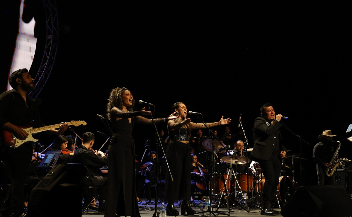 Mediante la armonía coral, la agrupación recreó las voces de Roger Waters y David Gilmour en temas como Another Brick in the Wall. Foto: Jorge Alvarado / El Universal Estado de México