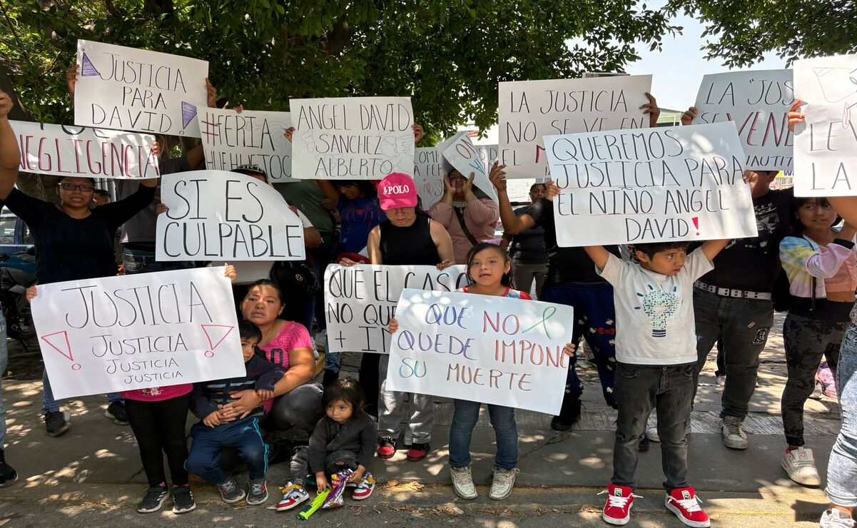 "¡Justicia para David!": Claman familiares por niño electrocutado en feria de Huehuetoca
