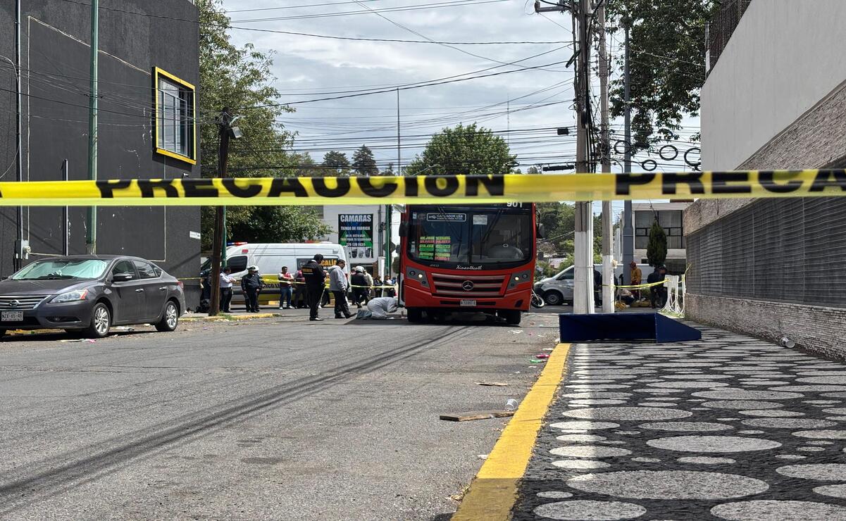 Tras el accidente, el operador del transporte público se dio a la fuga del lugar de los hechos tras el siniestro. Foto: Miguel García
/ El Universal Estado de México