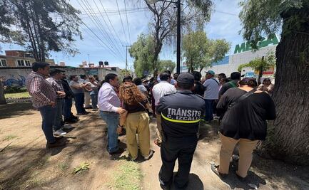 Cuautitlán Izcalli: Vecinos de la colonia Atlanta realizan bloqueo vial por demandas peatonales