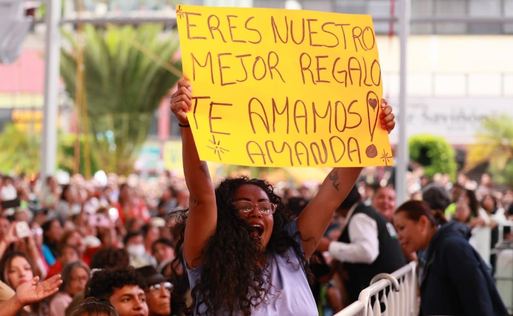 Miles de asistentes destacaron la organización del evento gratuito, que permitió disfrutar de una noche de éxitos sin incidentes y en ambiente familiar. Foto Especial