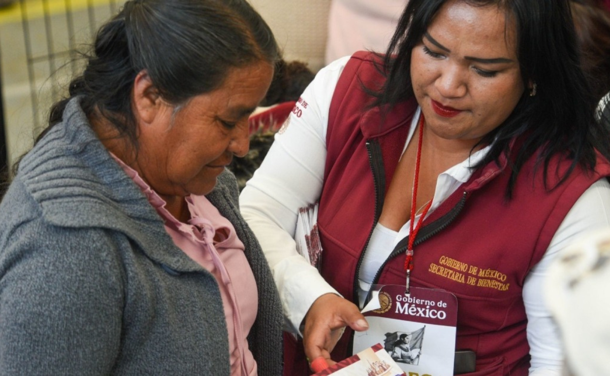 Los voluntarios ayudarán en la recepción de documentos y entrega de apoyos. Foto Especial