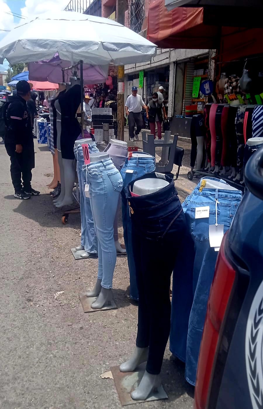 Comerciantes establecidos no ven aumento en sus ventas / Foto Especial