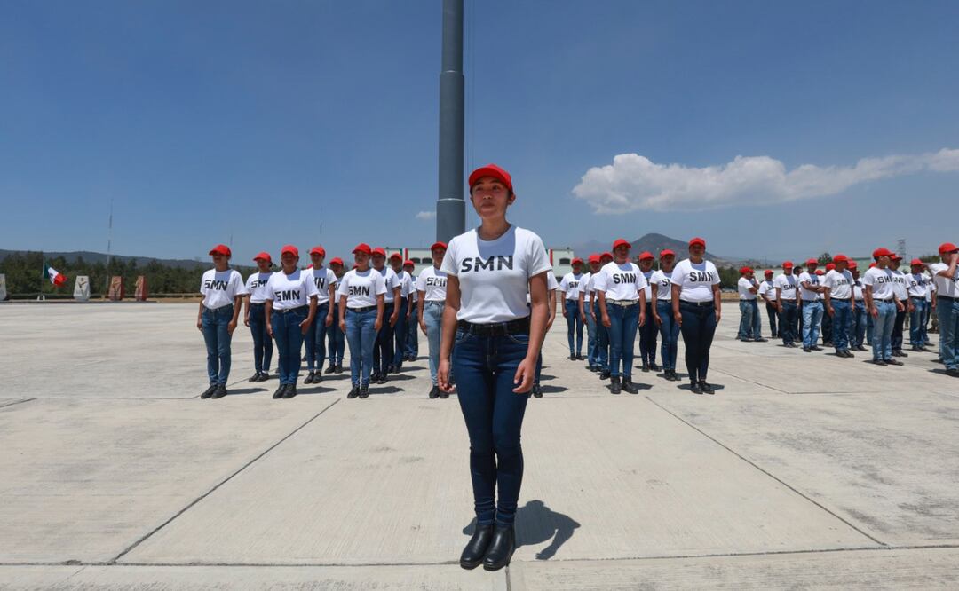 Ayana Hernández, joven de 25 años originaria de Lerma, durante una de las jornadas de entrenamiento como voluntaria en el Servicio Militar Nacional en Rayón. Foto: Alejandro Vargas