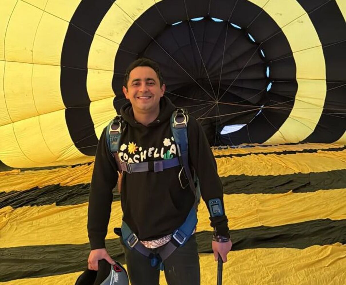 León Felipe Ruiz ha encontrado en el paracaidismo adrenalina y control mental / Foto: Especial