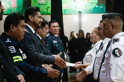 ¡Neza más segura! Caen 28% los delitos de alto impacto; Adolfo Cerqueda premia a policías con bonos y becas