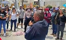 Vecinos bloquean la Naucalpan-Toluca y amenazan con levantar el asfalto por manantiales contaminados