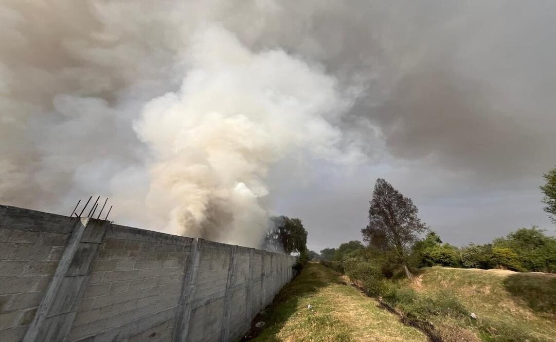 El humo del incendio es tóxico / Foto Karen Aldama
