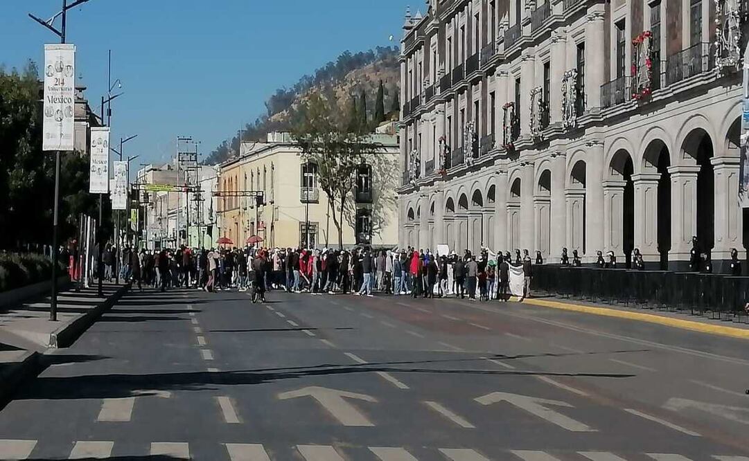Los inconformes exigieron la liberación de las 10 personas / Foto Macrina Vázquez