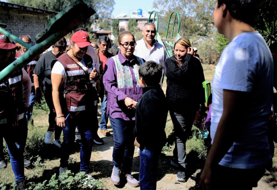 Cisneros Coss recalcó que trabajan para que los ecatepenses nunca más “se vuelvan a sentir solos, en especial los niños”. Foto Especial