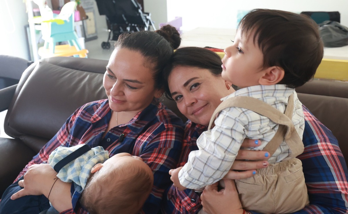 Hoy, en su primer 10 de mayo como mamás, Rocío Ramon y Elizet Rosario, celebran no solo el Día de las Madres, sino también el profundo amor que las une / Foto Alejandro Vargas