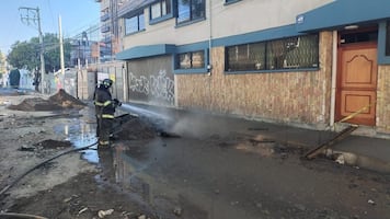 Fuga de gas en Toluca: Evacúan a 1,500 personas, entre ellos alumnos de primaria, tras ruptura de ducto