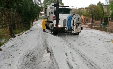 ¡Sorpresa helada! Zumpango se cubre de granizo tras fuerte lluvia e inicia limpieza masiva 