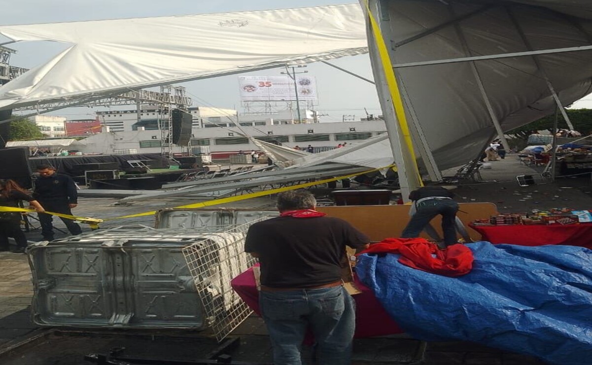 Cinco lesionados tras caída de domo en la Feria del Libro de Nezahualcóyotl