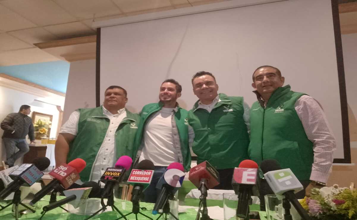 Junto con Rodolfo Sixto llegan seccionales del PRI / Foto: Rebeca Jiménez