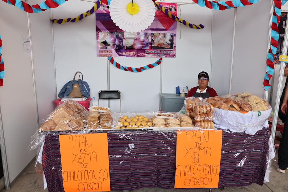 La alcaldesa Xóchitl Flores inaugura marzo como el mes oficial de la Guelaguetza en el municipio. Foto Especial