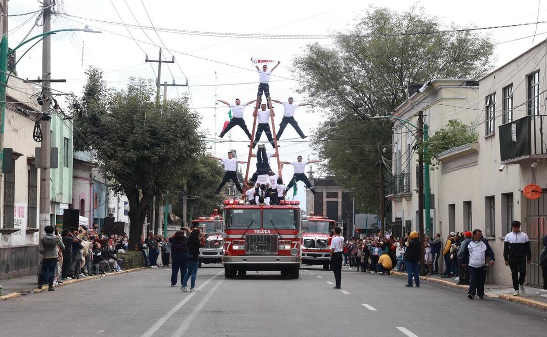 Desfile Cívico Militar en Toluca / Foto Alejandro Vargas