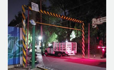 Habitante de Cuautitlán Logra Detener Temporalmente Paso de Tráileres en Zona Residencial