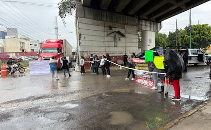 ¡Atención! Bloquean paso vehicular en Boulevard Tultitlán tras protesta contra el tren al AIFA