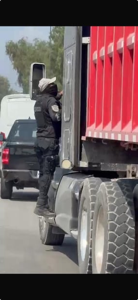 El Ayuntamiento de Zumpango informó que al conocer la situación, el oficial fue dado de baja de inmediato. Foto. Especial