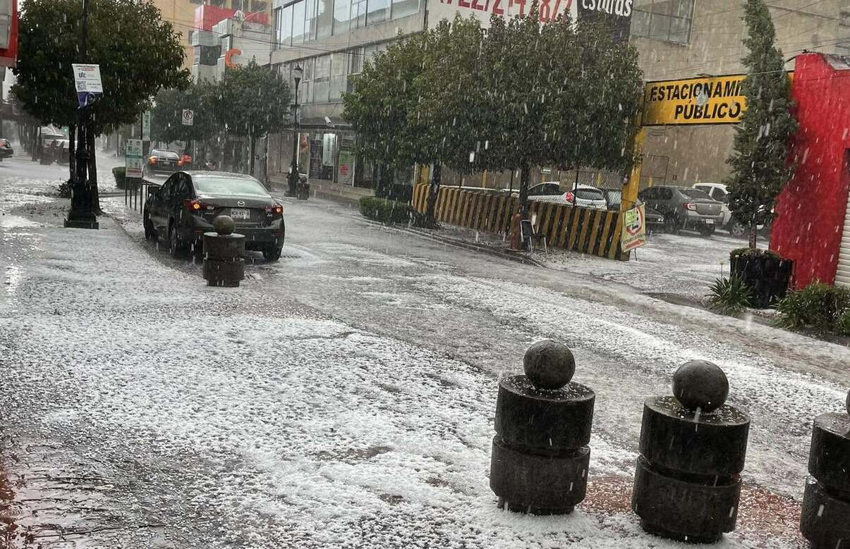 La granizada sorprendió a los habitantes del Valle de Toluca. foto Especial