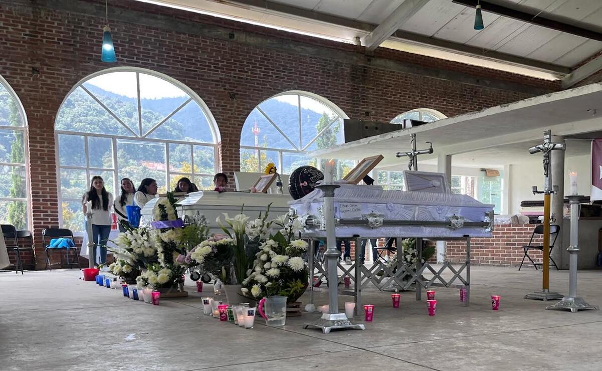 Con flores y globos blancos les dieron el último adiós a Ethan Yerik Guerrero Cortés, Ididier Cruz Cortés y Karina Nallely Cortés Fernández. Foto: Arturo Contreras