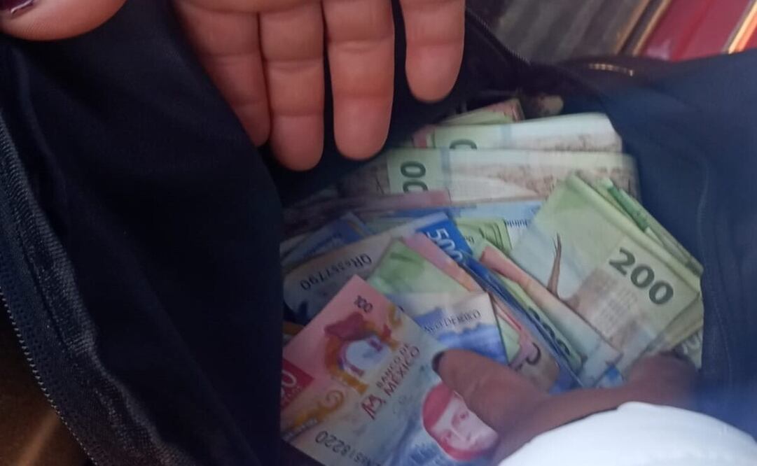Autoridades aseguraron 103 mil 800 pesos a los detenidos. Foto: Especial