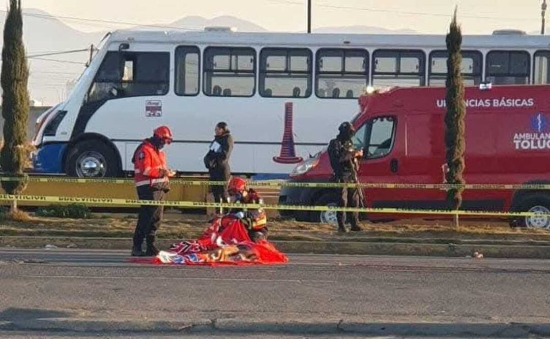 En el lugar se confirmó el deceso de la persona, por lo que elementos policiales tomaron conocimiento del hecho de tránsito. Foto: Especial