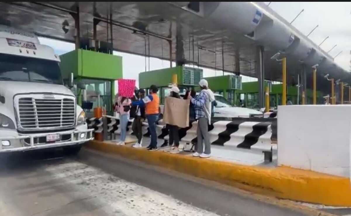 Vicente Montes de Oca, docente del mismo plantel y uno de los voceros de la protesta, afirmó que la detención fue arbitraria sin una orden judicial. Foto: Especial