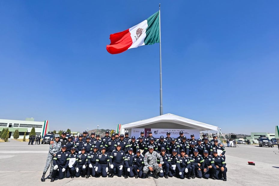 Un total de 143 nuevos elementos se integran a la Policía de Proximidad tras concluir su formación con la Guardia Nacional y SEDENA. Foto Especial