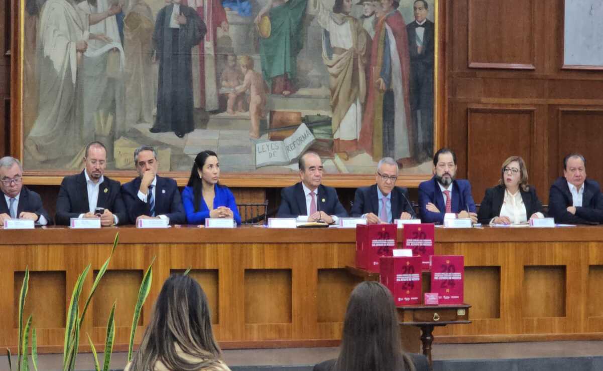 Óscar Flores Jiménez, titular de la Secretaría de Finanzas del Estado de México entregó a la 62 Legislatura la Cuenta Pública 2024. Foto: Alma Rodríguez / El Universal Edomex