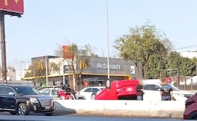 Volcadura en Periférico Norte afecta avance en carriles centrales 