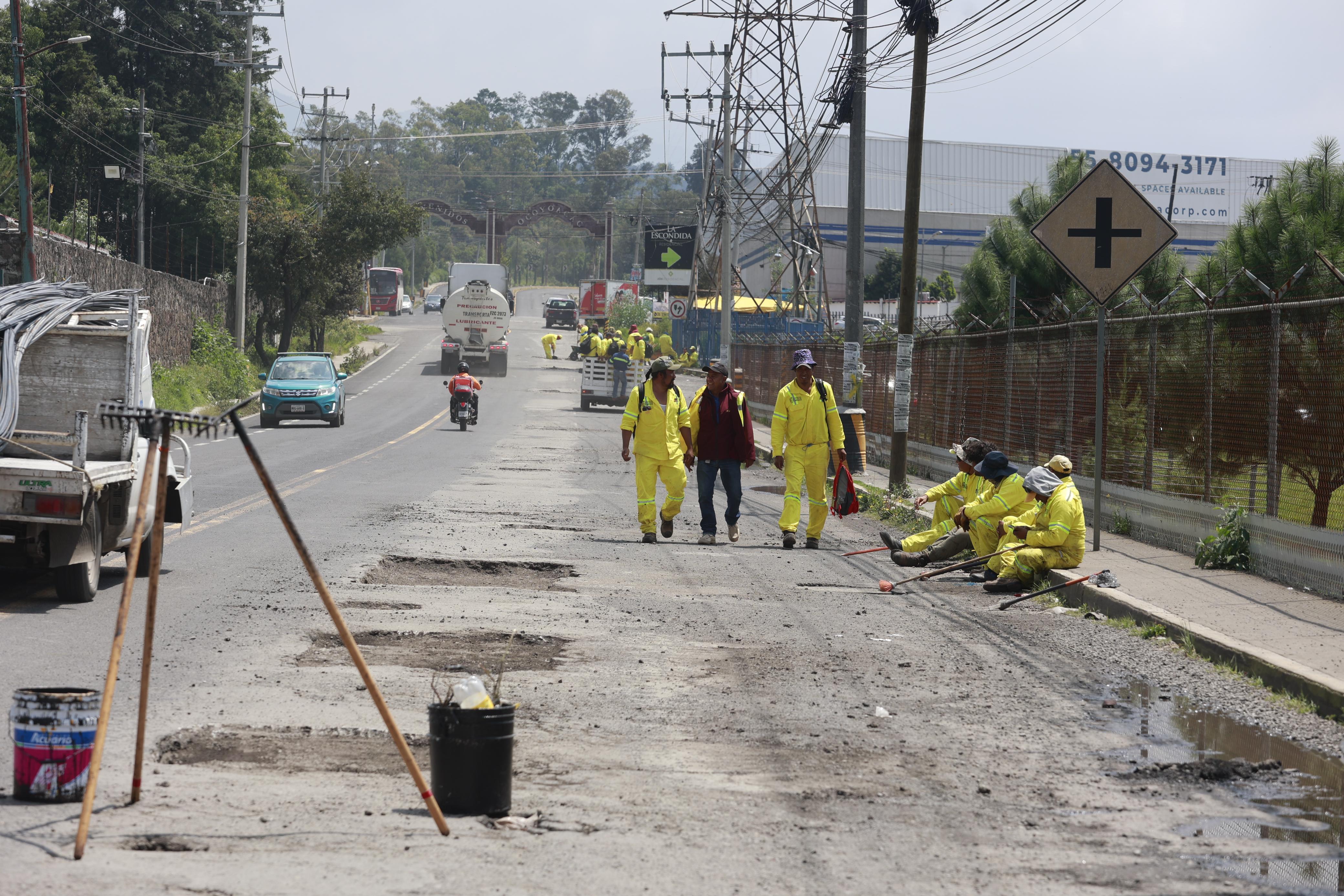 Recientes lluvias han empeorado el estado que guardan las avenidas de los Parques industriales Foto: Alejandro Vargas